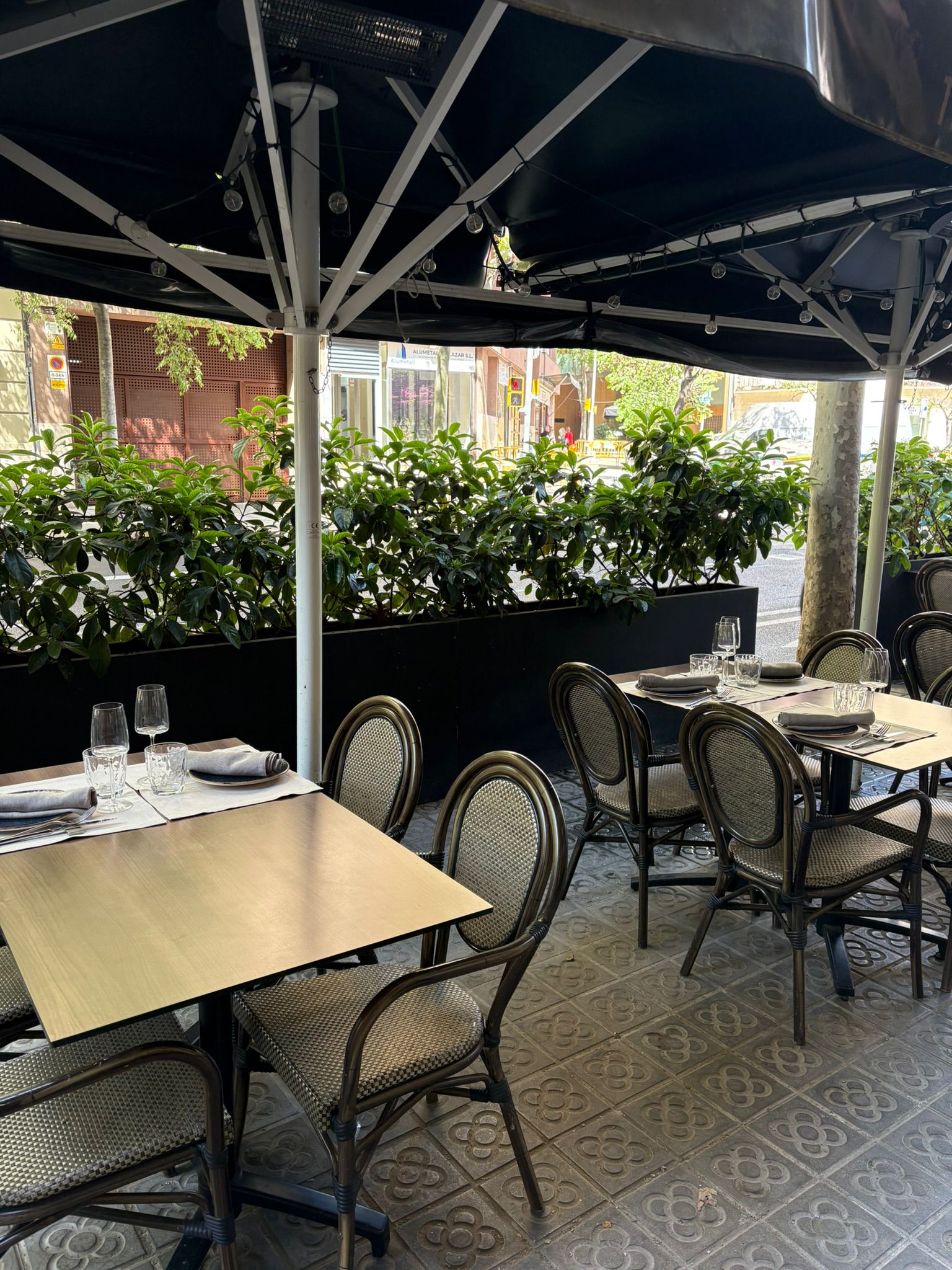Terraza de Tragaldabas en la calle Mallorca, Eixample